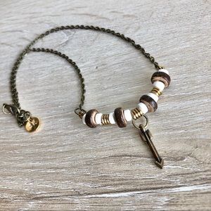 Arrow and bead choker